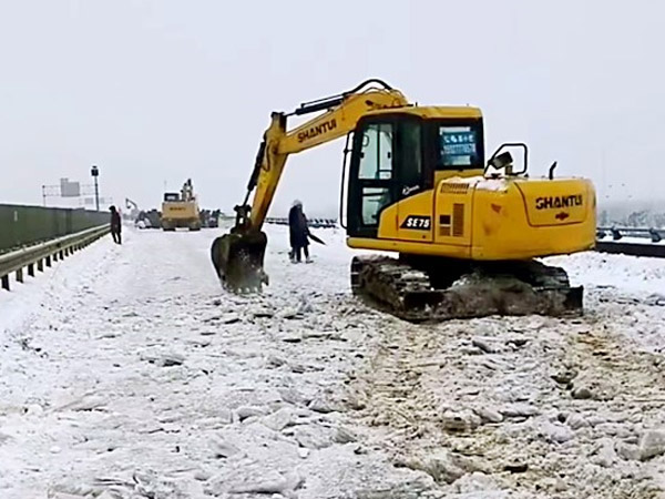 除雪保畅，金年会 金字招牌诚信至上铁肩道义勇担重任！